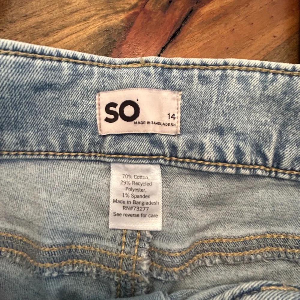 ✨SO Denim Flare Jeans with Distressed Detail - Picture 6 of 7